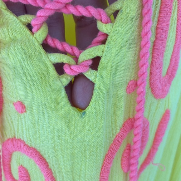 Lilly Pulitzer dress size small dress does have a few marks please see pics - Picture 2 of 5